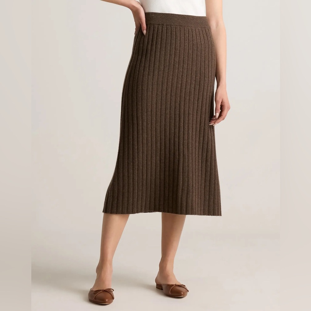 Ribbed Knit Midi Skirt in Brown